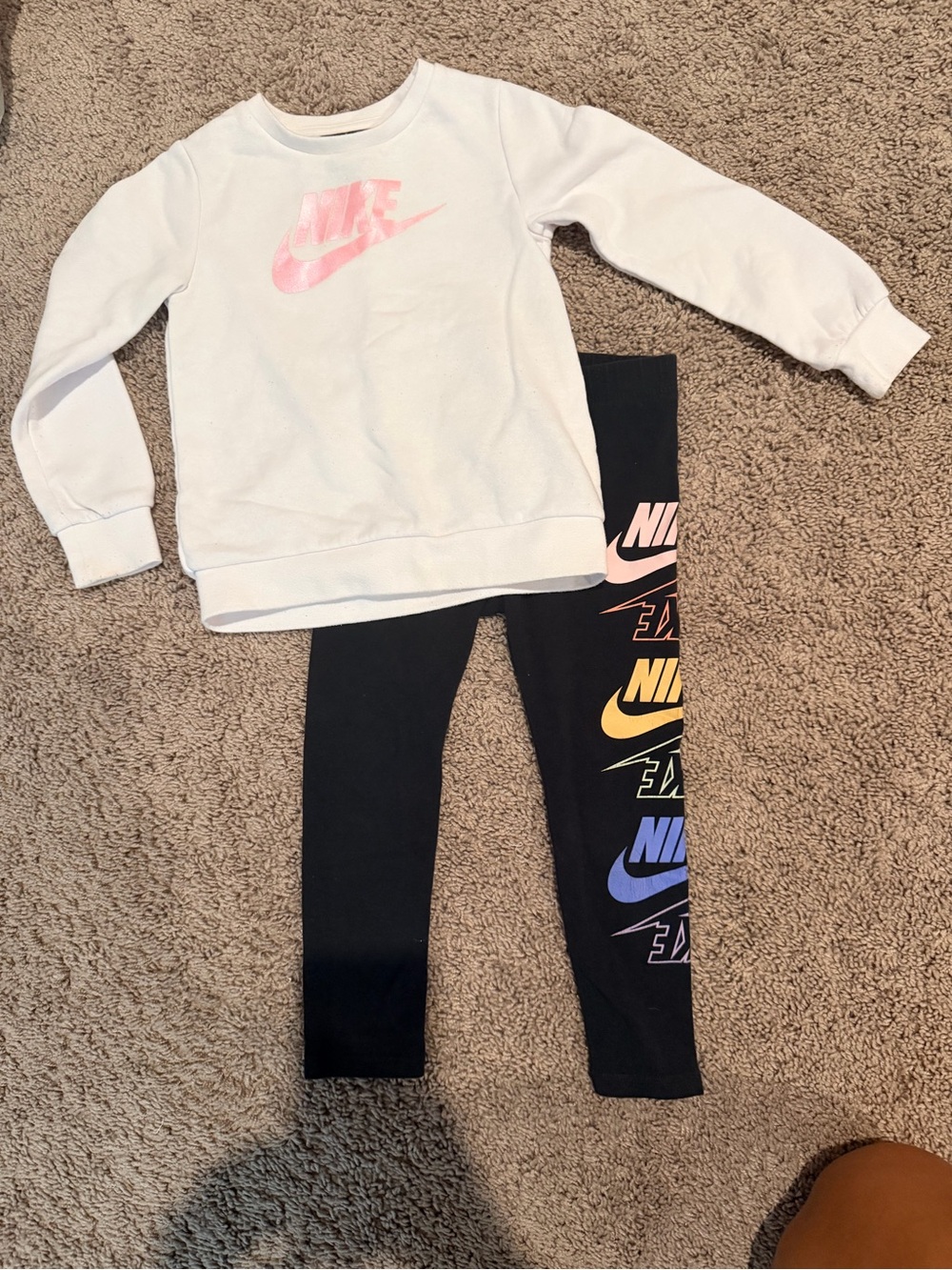 Nike Kids White Sweatshirt & Black Logo Leggings Set